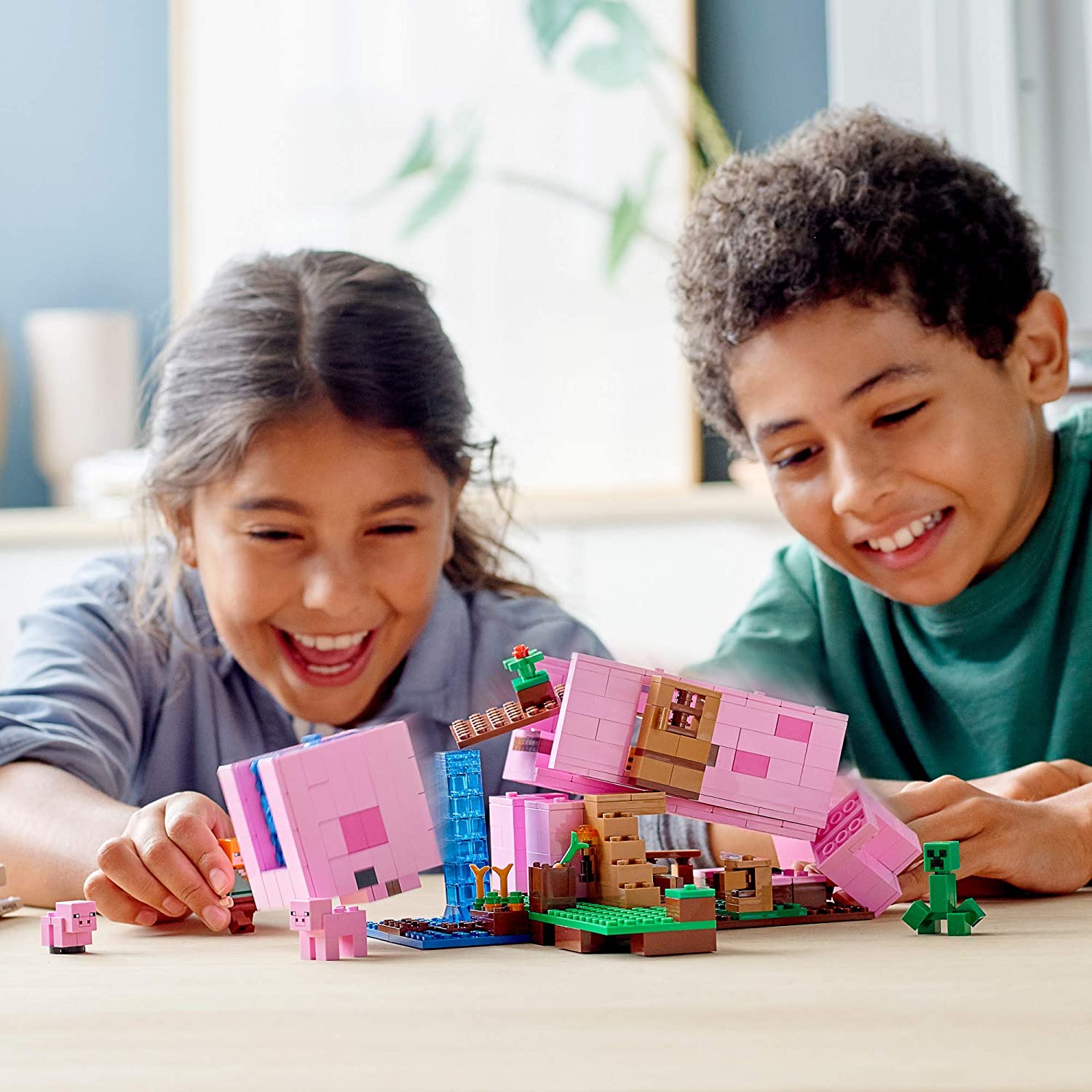 LEGO Minecraft The Pig House